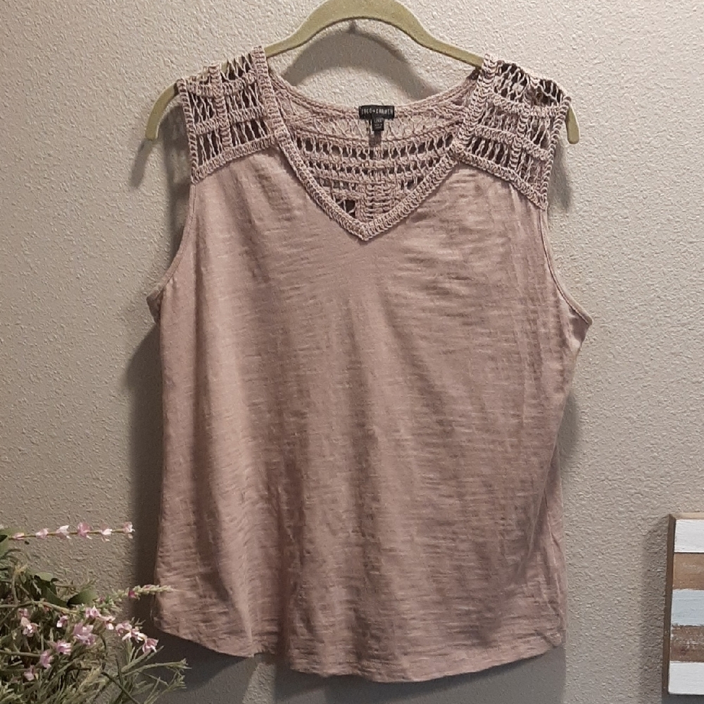 Coco+Carmen Top Size Large 100% cotton